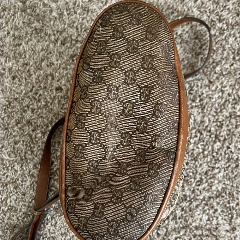 Gucci Brown GG Canvas Drawstring Shoulder Bag with Tan Leather Trim - Picture 13 of 16
